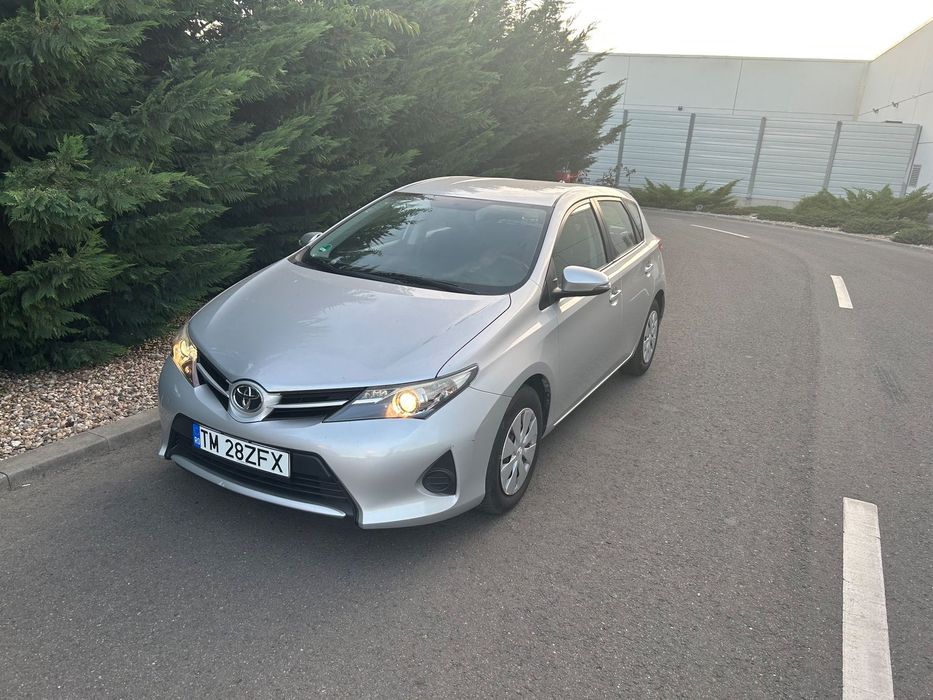 Toyota Auris Toyota Auris ,100 CP,2013