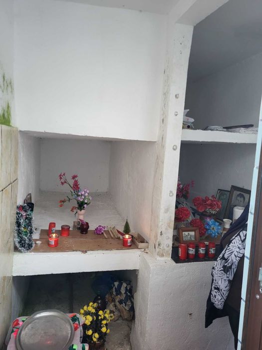 Vand locuri de veci in sf, Gheorghe Pitesti