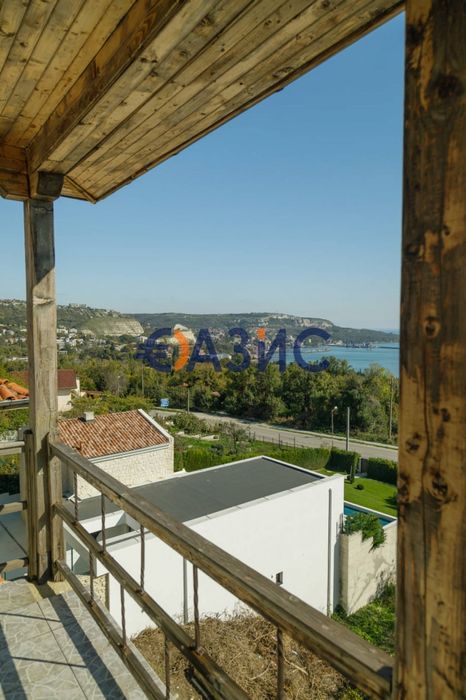 Триетажна вила с панорамна гледка към морето в Балчик, България, 116