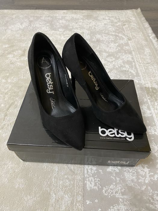 Туфли-лодочки. 35-ый размер