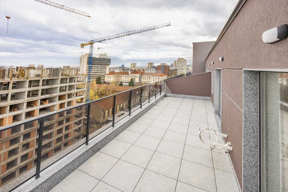 Продава просторен 3- стаен апартамент в ж. кв. Овча Купел