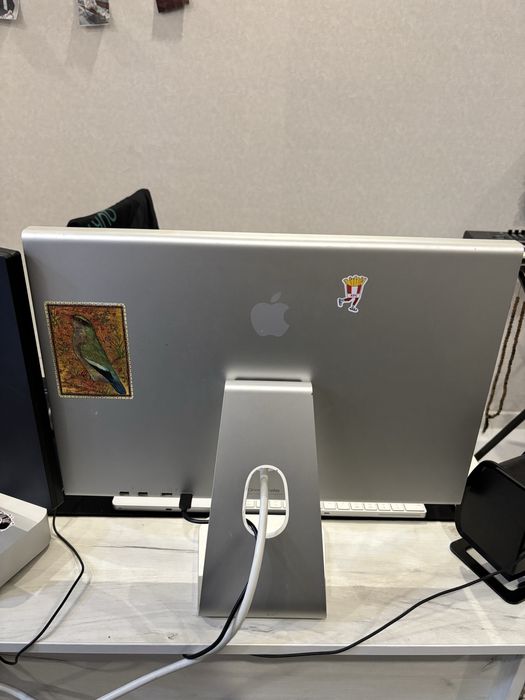 Apple cinema Display 20 inch