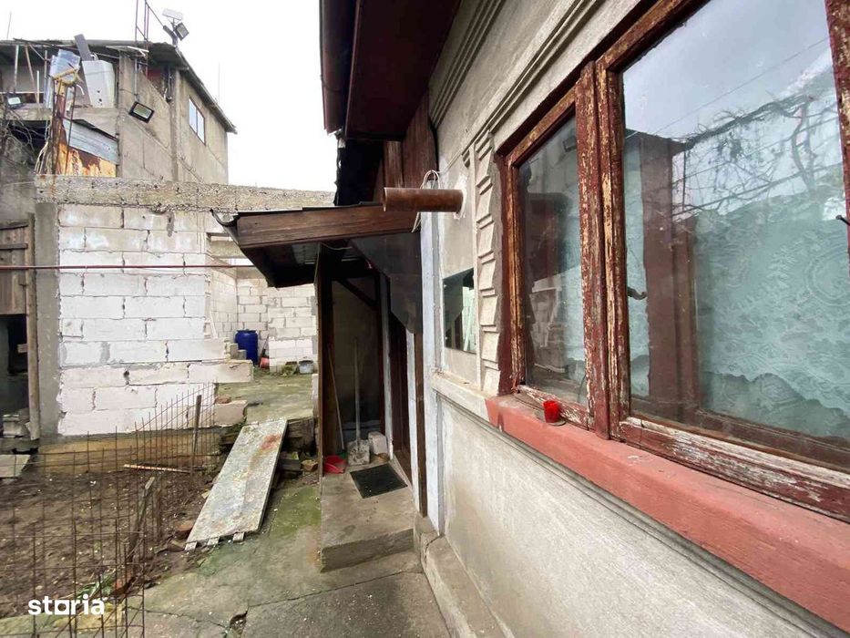 Casa cu teren 240mp + extindere începută sector 5