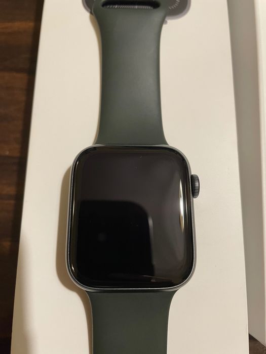 Apple Watch Series 5 (GPS), Space Grey Aluminium, 44mm