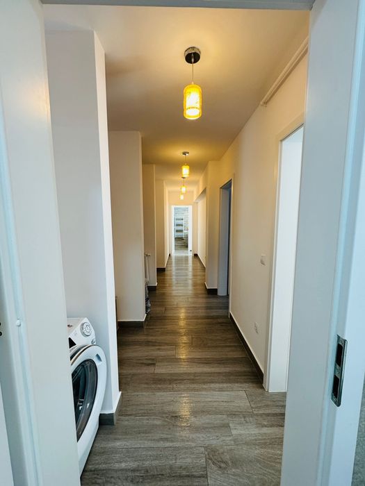 Apartament 3 camere  disponibil din 25/08/2026