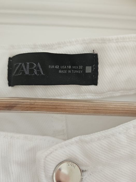 Blugi zara nr. 42