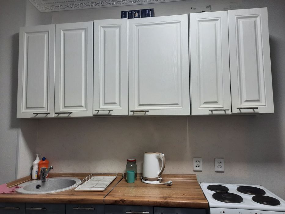 Продам кухонный  ширина 2.10 м , материал мдф