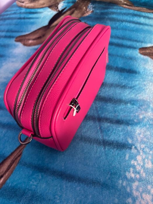 Vând genți quess originale