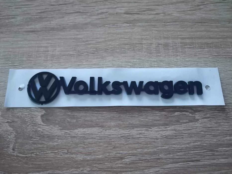 черен надпис Volkswagen