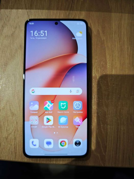 Продава много запазен телефон Xiaomi 12T Pro