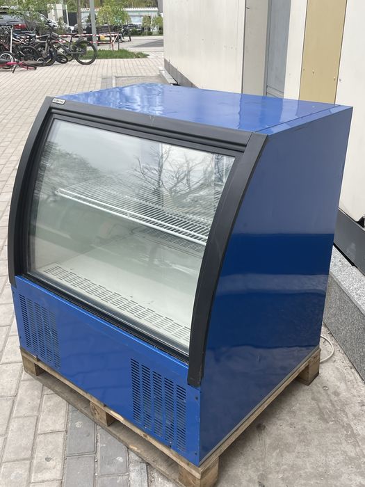 Витринный холодильник