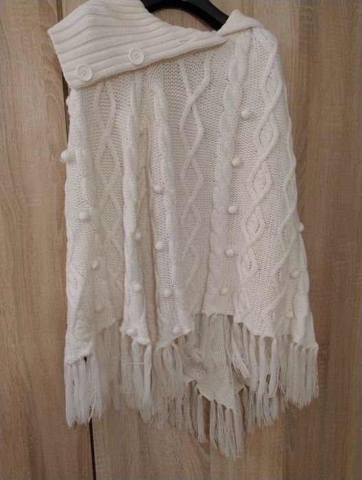 Poncho C&A dama alb
