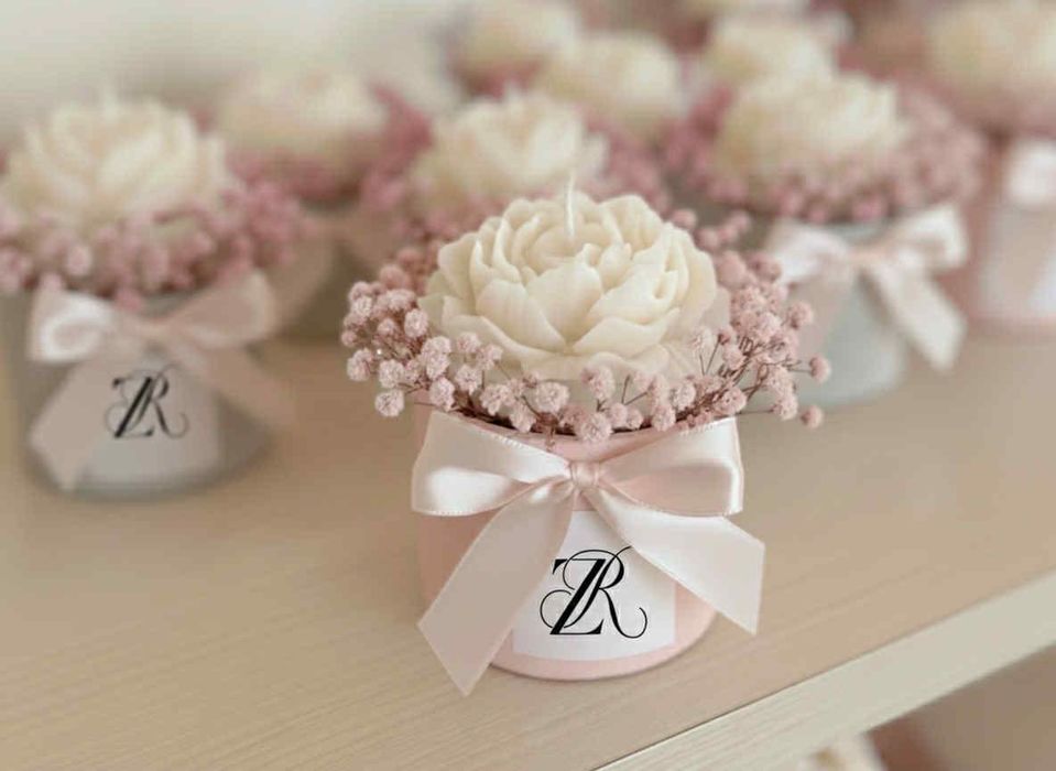 Букети , форми и чаши от свещи. Подарък за всеки повод