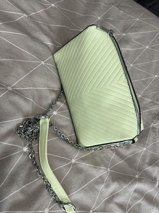 Дамски чанти различни цветове