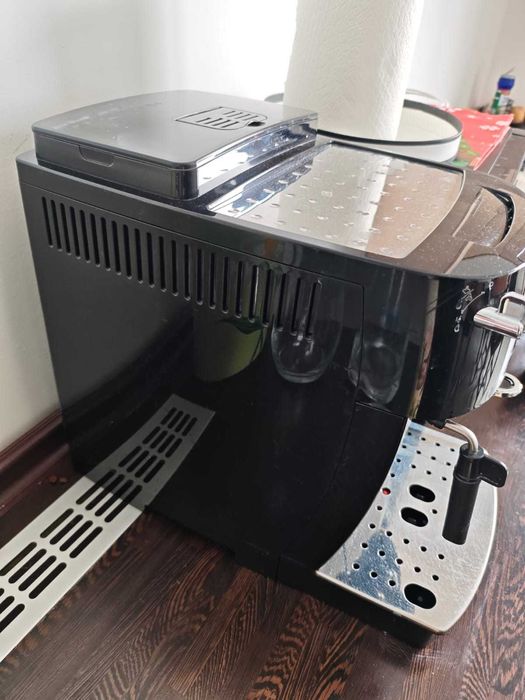 Кофемашина Delonghi Magnifica S