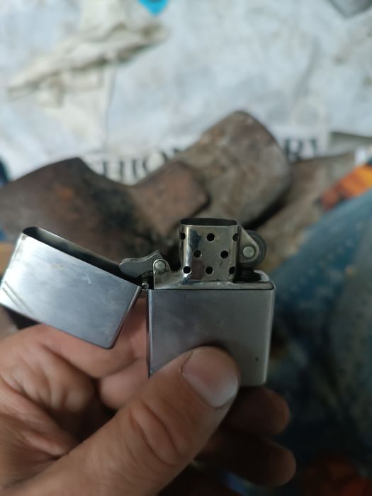 Продам зажигалку зипо