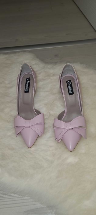 Pantofi stiletto