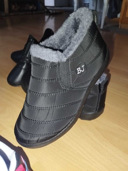 Обувки Нови номер 35 и номер 41, 42