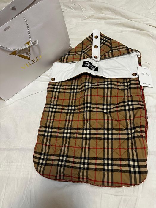 Конверт на выписку BURBERRY
