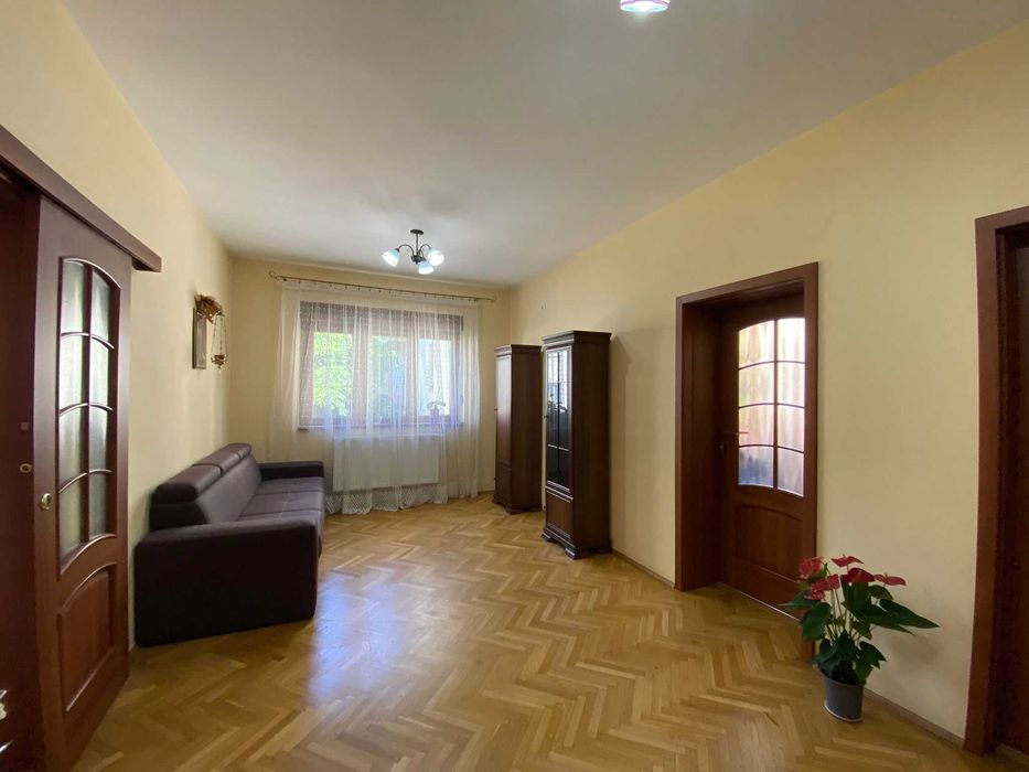 Închiriez apartament cu 4 camere in Complex la 5 minute de Uvt