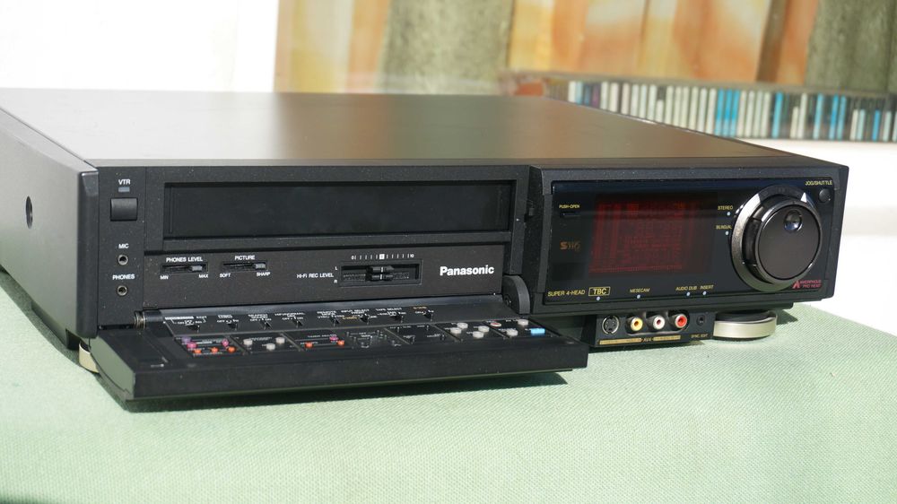 Video recorder S-VHS Panasonic NV-FS200 TBC stereo Hi-Fi