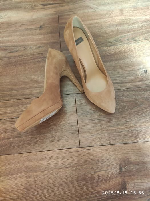 Bata / Бата ест велур нови 39/40 номер