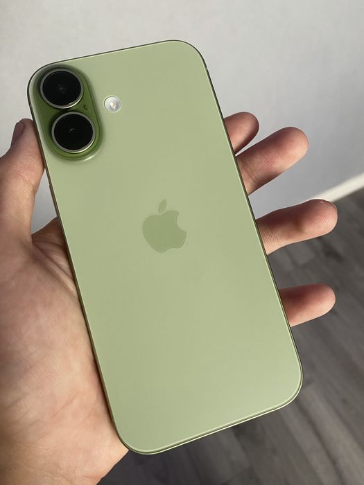 iPhone 17 256 GB Green (зелёный)