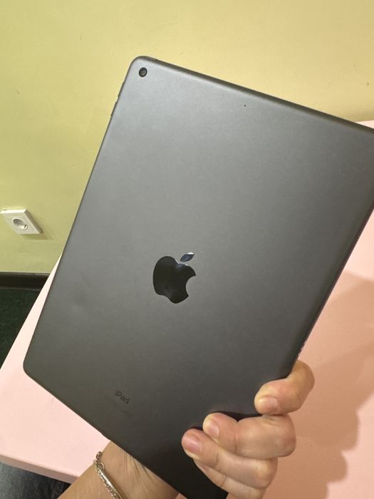Продам Ipad 9-го поколения 64 ГБ