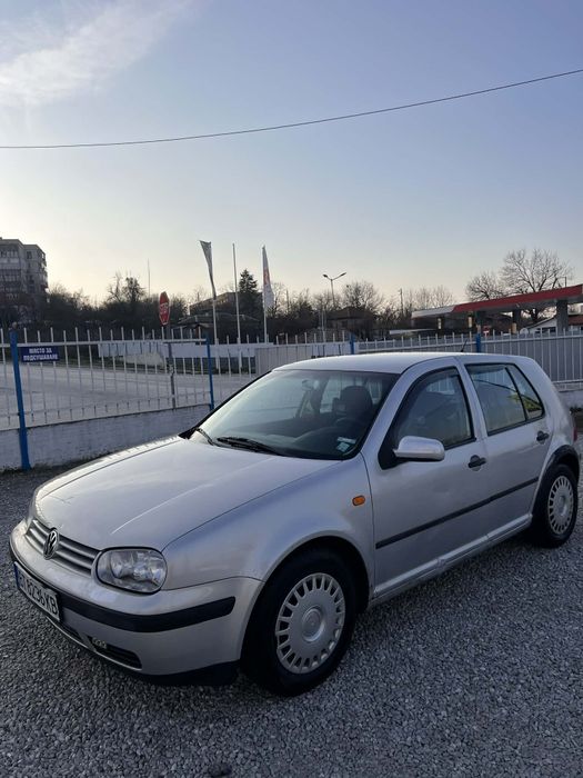 Продавам Volkswagen Golf 4 1.6