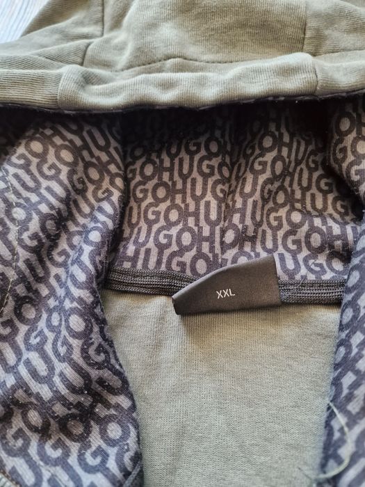 Страхотно мъжко горнище HUGO BOSS размер 2XL