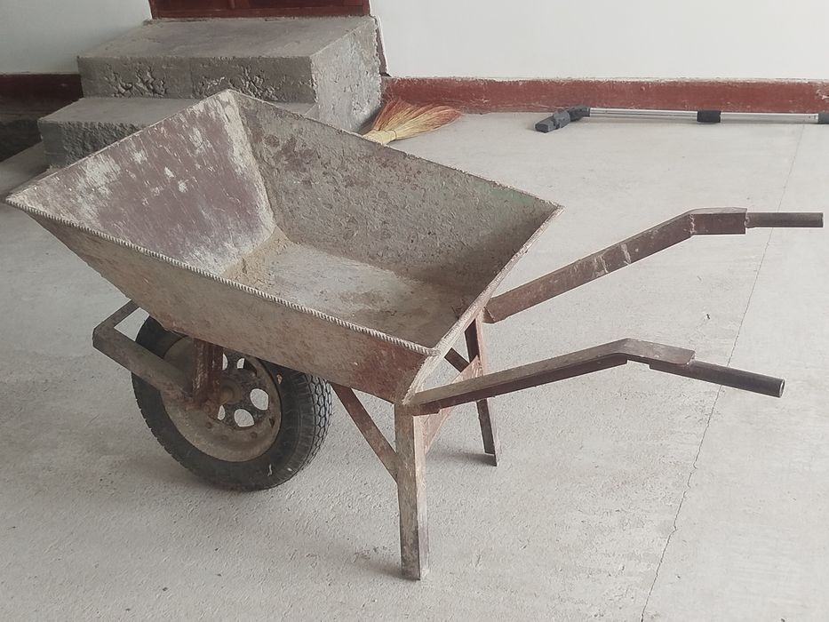 Сув насоси, аравача ва сетка ограждение сотилади