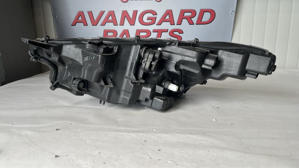 Ляв и десен фар Toyota Yaris 2020- Full led