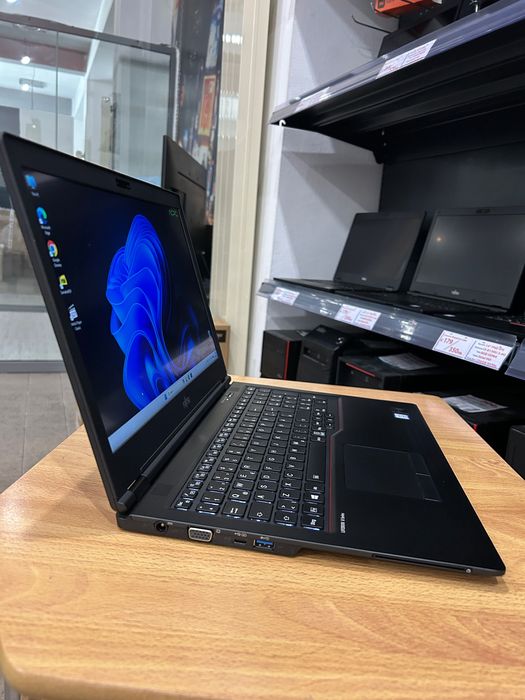 Като нов! Японски лаптоп Fujitsu U758 i5/16GB RAM/256GB SSD, 3м. гаранция!