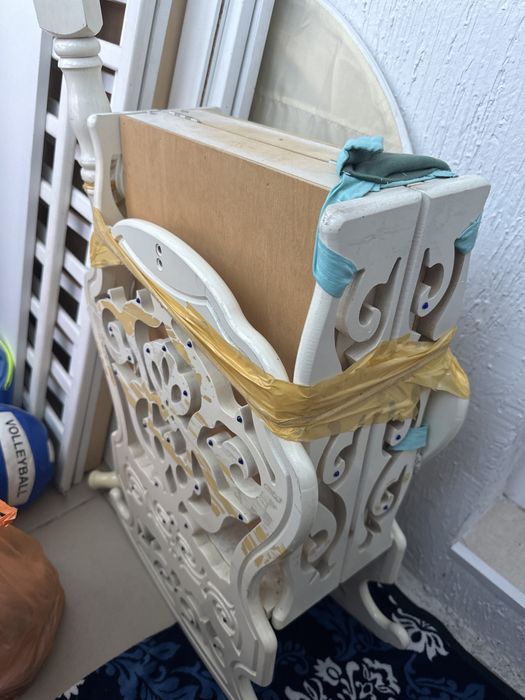 Детская кровать и бесик