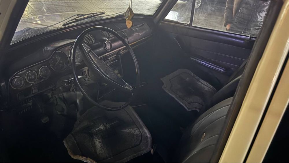 Jiguli Vaz2106 sotiladi. Yili 1985 yil