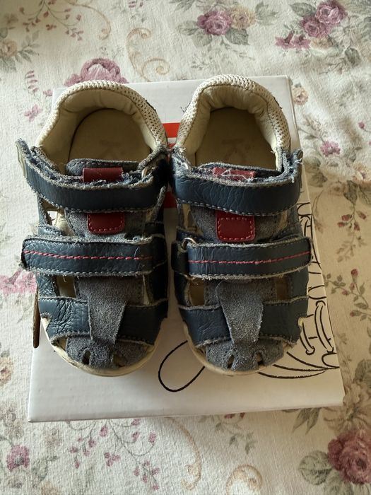 Сандали К&K и Primigi - за двата чифта 10€