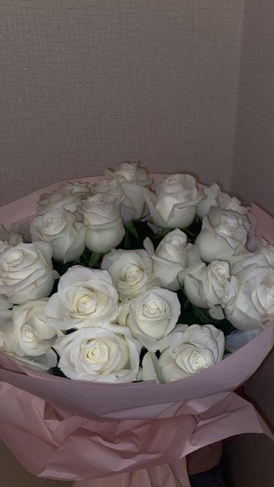 Цветы белые розы