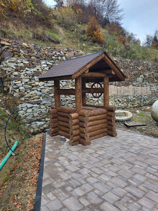 Fântâna lemn rotund