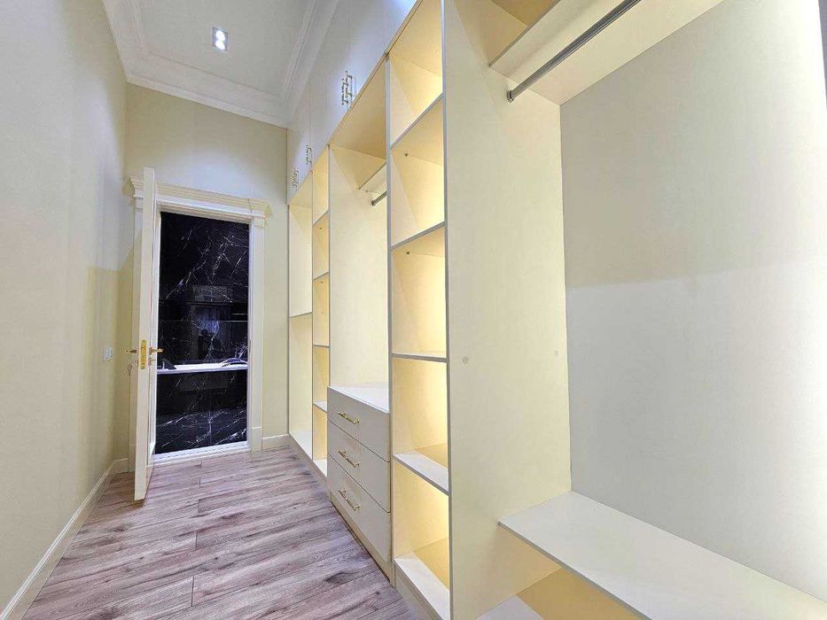 Сдаётся 3х комнатная квартира!  ЖК Казахстан! Ц-5 Алайский рынок!