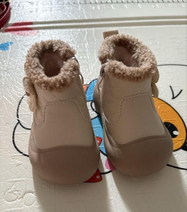 Продам новые детские батинки