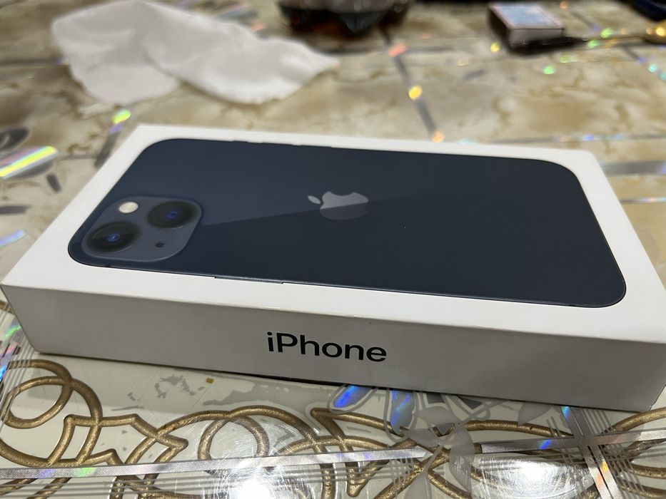 iPhone 13  продам