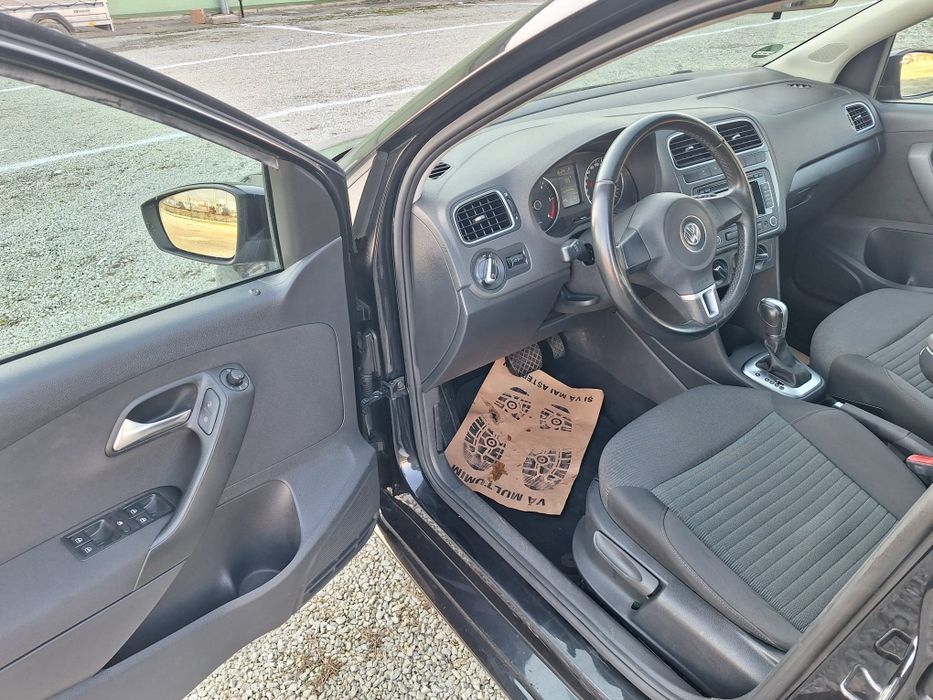 Polo 1,6 tdi,dsg, panoramic 2011