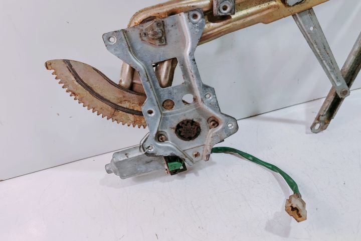 Macara  stanga fata cu motoras 0621006534 Mitsubishi Pajero a 3-a gen