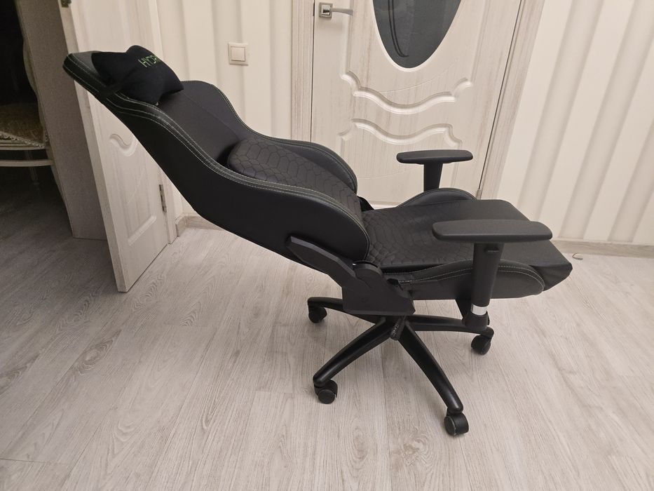 Продам игровое Компьютерное кресло