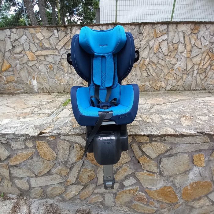 Столче за кола ISOFIX RICARO Optiafix за деца с тегло между 9и 18 кг.