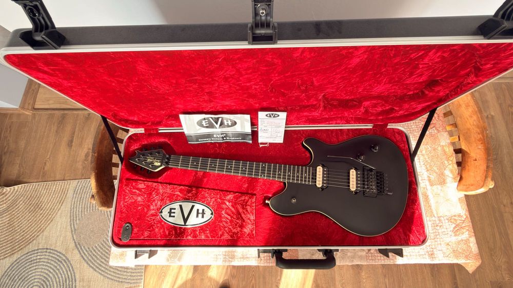 EVH Wolfgang Special Stealth + оригинален EVH твърд кейс