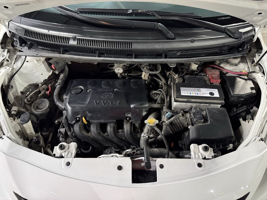 Tayota Yaris 2012 sedan