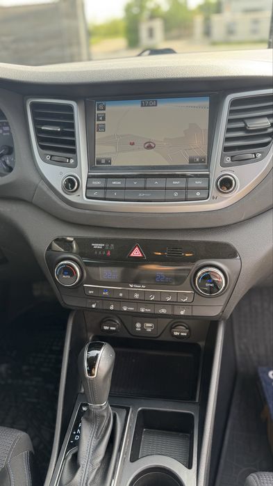 Hyundai Tucson 1.7 D automat Led Nav