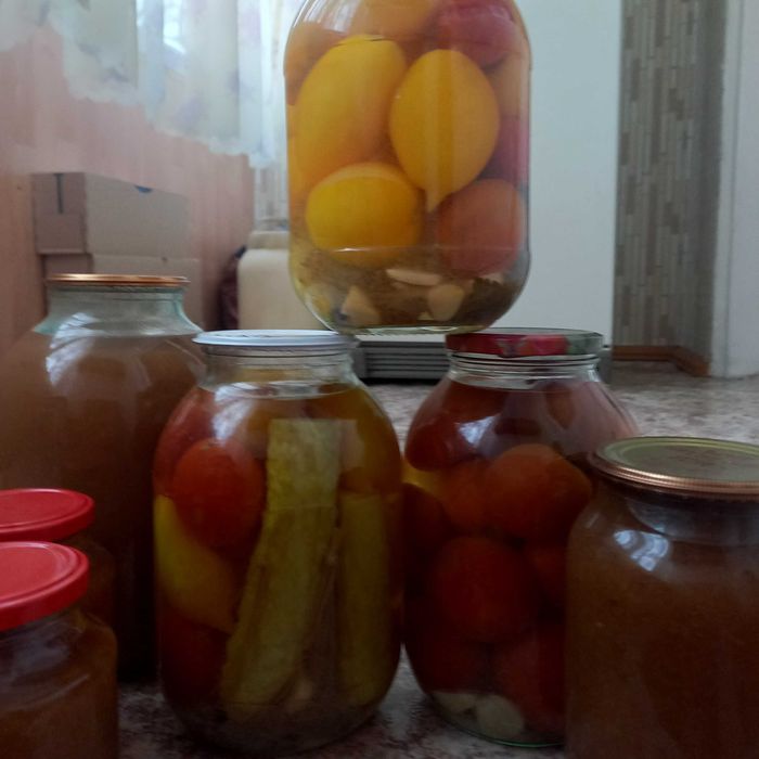 Соленья,варенья,,соки,повидло