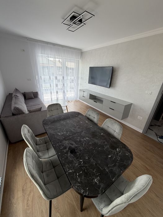 Se inchiriaza apartament cu 2 camere decomandat